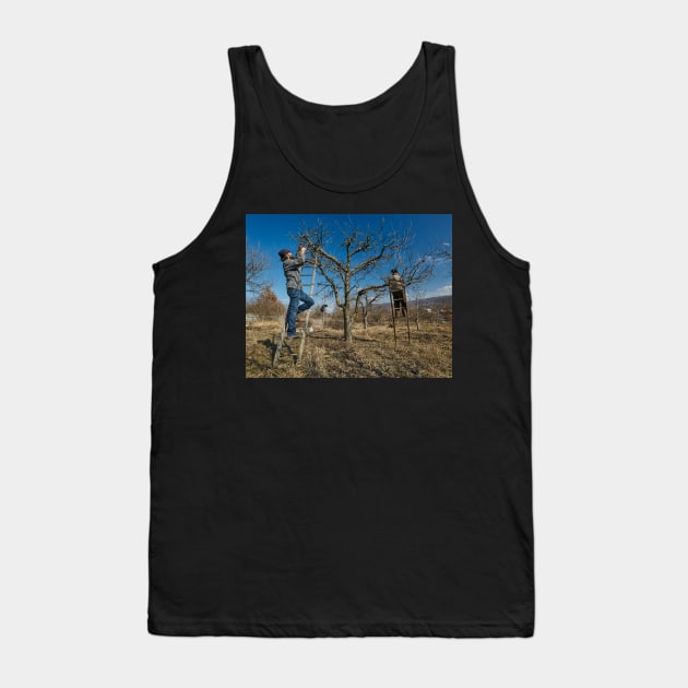 Pruning apple trees Tank Top by naturalis